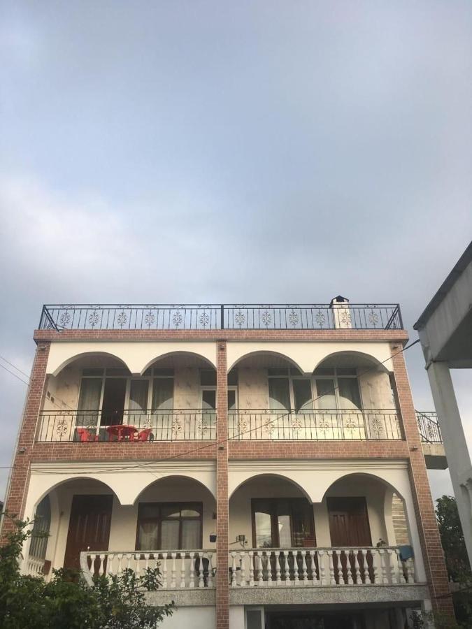 Merab House Batoumi Extérieur photo