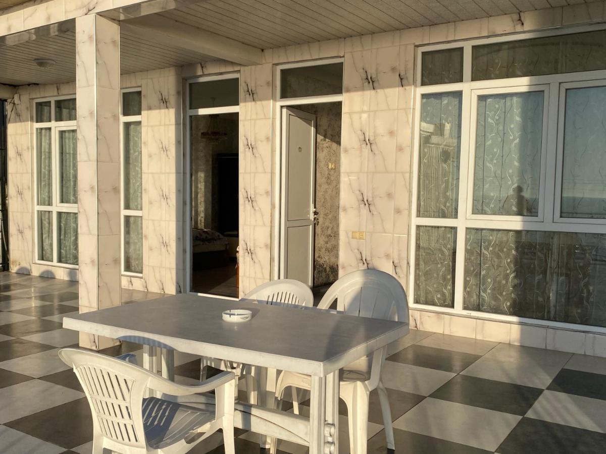 Merab House Batoumi Extérieur photo