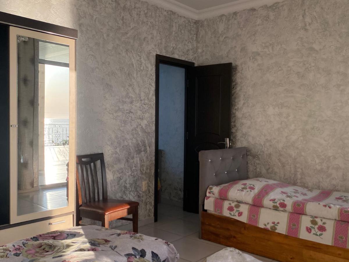 Merab House Batoumi Extérieur photo