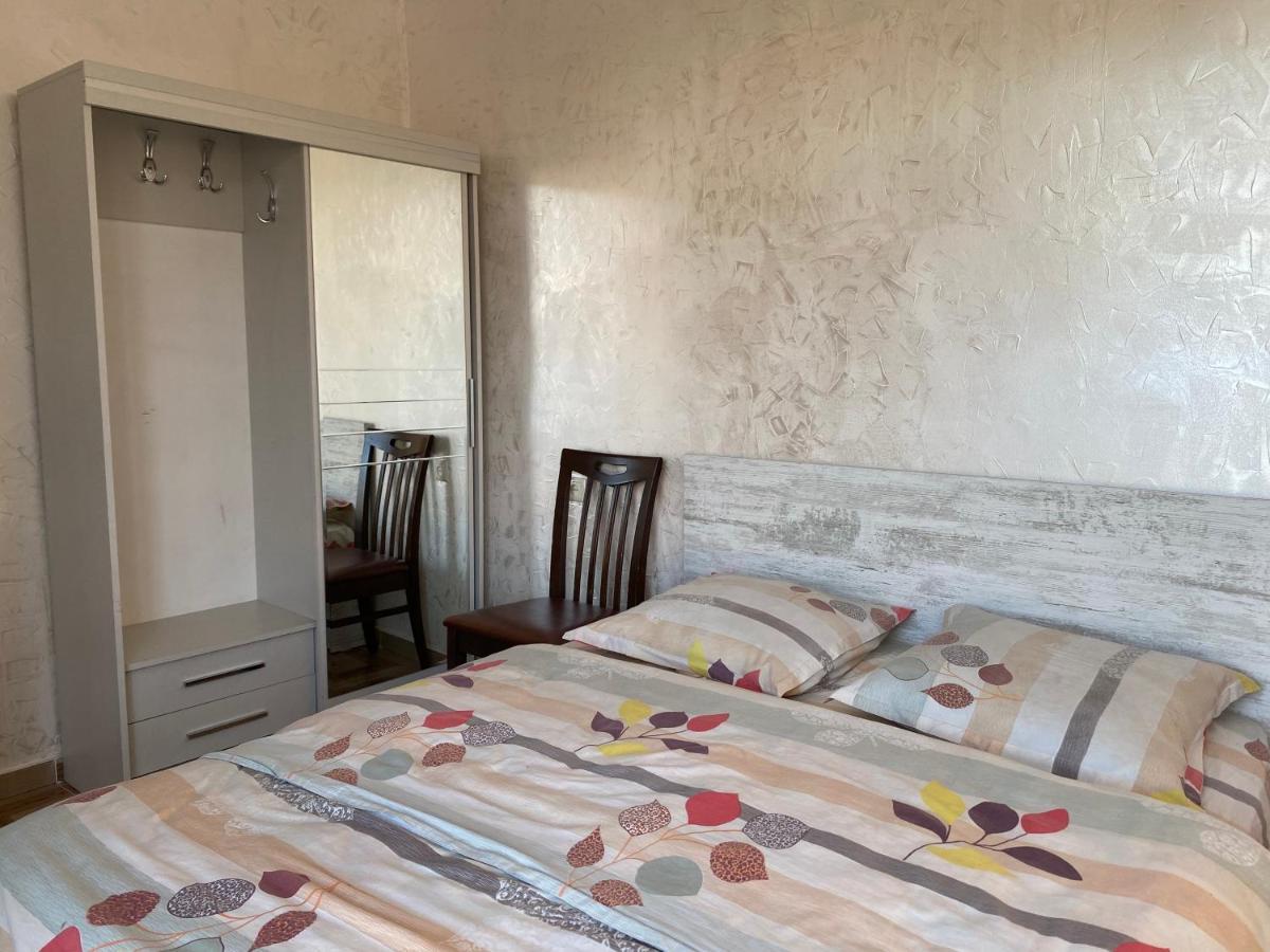 Merab House Batoumi Extérieur photo