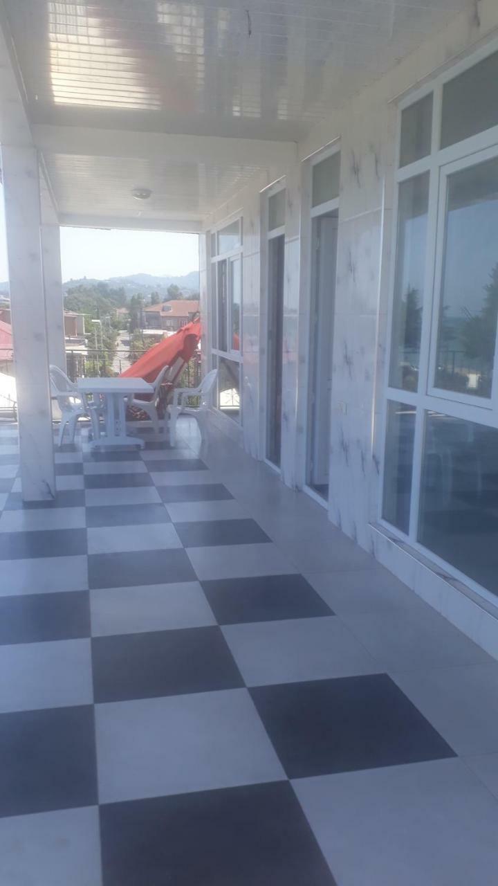 Merab House Batoumi Extérieur photo
